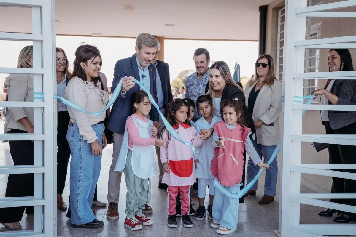 Frigerio inauguró el nuevo edificio de una escuela en departamento Gualeguay