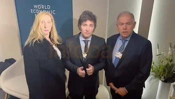 Gerardo Werthein, flamante canciller argentino, junto a Karina y Javier Milei en Davos