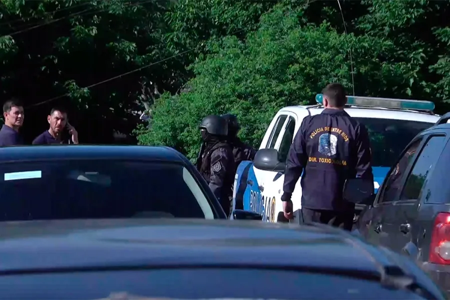 Incautaron drogas, dinero y un arma de guerra en 27 allanamientos simultáneos por narcotráfico