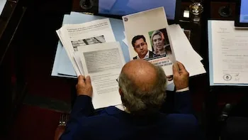 Durante la sesión de este jueves, el bloque cristinista evitó la habilitación del tratamiento para suspender a Oscar Parrilli, que tiene historial judicial en trámite (Fotos: Adrián Escandar)
