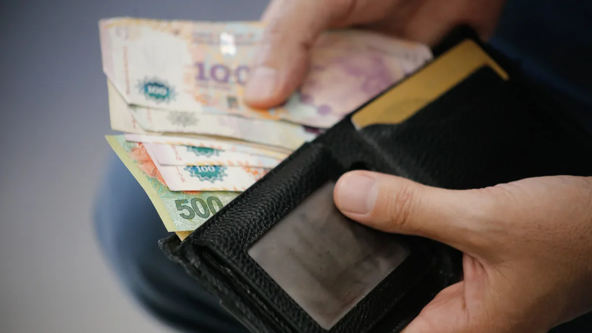 Confirman el pago del aguinaldo a empleados y jubilados provinciales “antes de fin de año”