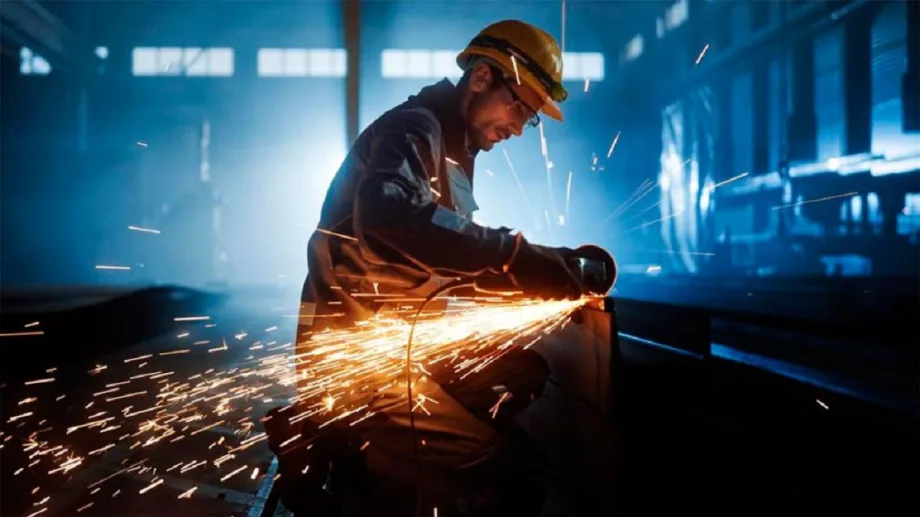 El empleo registrado del sector privado creció por primera vez en 11 meses y el Gobierno se lo atribuye a la reforma laboral
